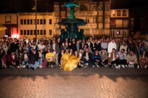 Porto: Pub Crawl with 7 Drinks, Games, and VIP Club Entry - Where It Starts: Fonte dos Leões and the Route Setup