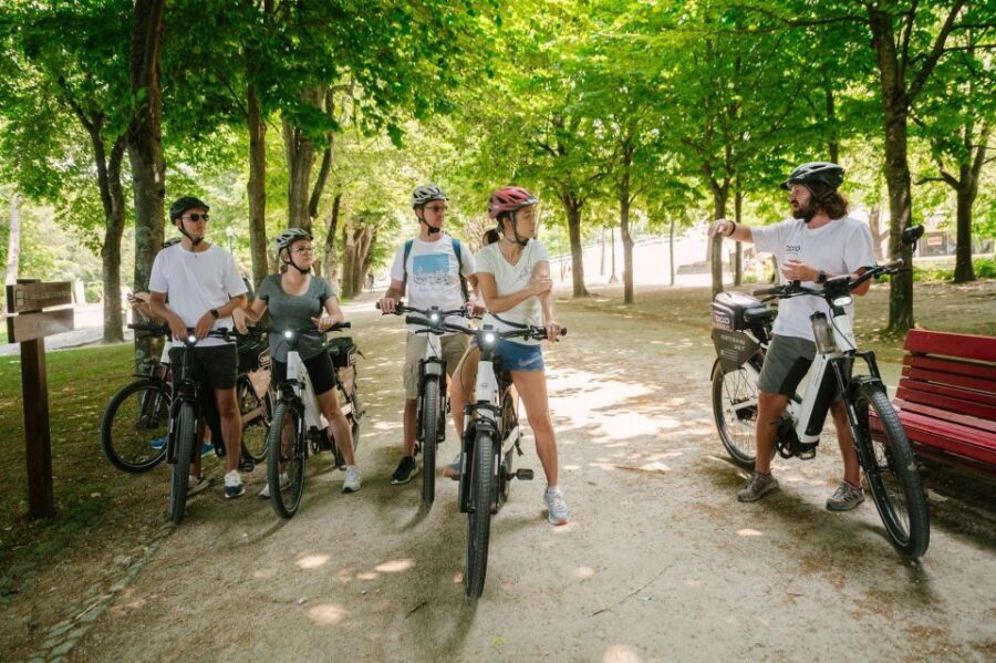 Porto Riverbank Tour on an e-bike: Atlantic Coast, Gardens - Meeting at CICLO EBIKES and getting set up the right way