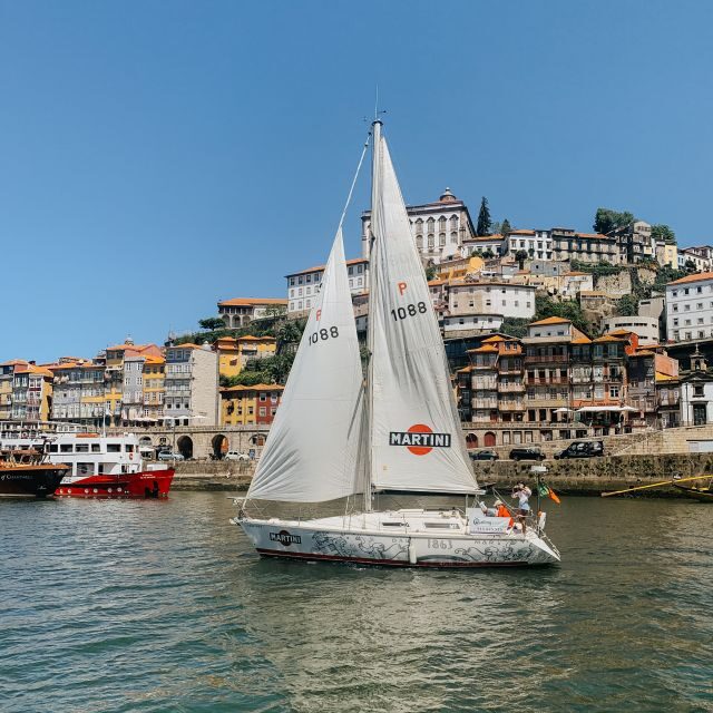Porto: Shared Douro River Sunset Cruise with Welcome Drink - Jardins do Palácio de Cristal: green and refined river views