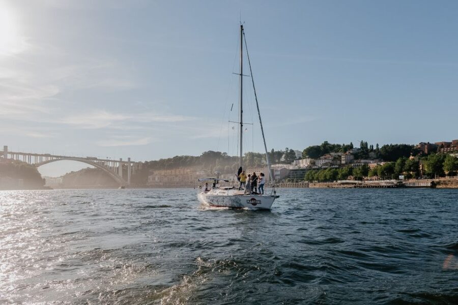 Porto: Shared Douro River Sunset Cruise with Welcome Drink - Cais de Gaia and Vila Nova de Gaia: the other side of the story
