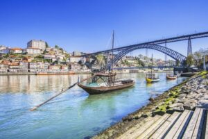Porto: Six Bridges Cruise - Getting on in Vila Nova de Gaia: Av. de Diogo Leite 408