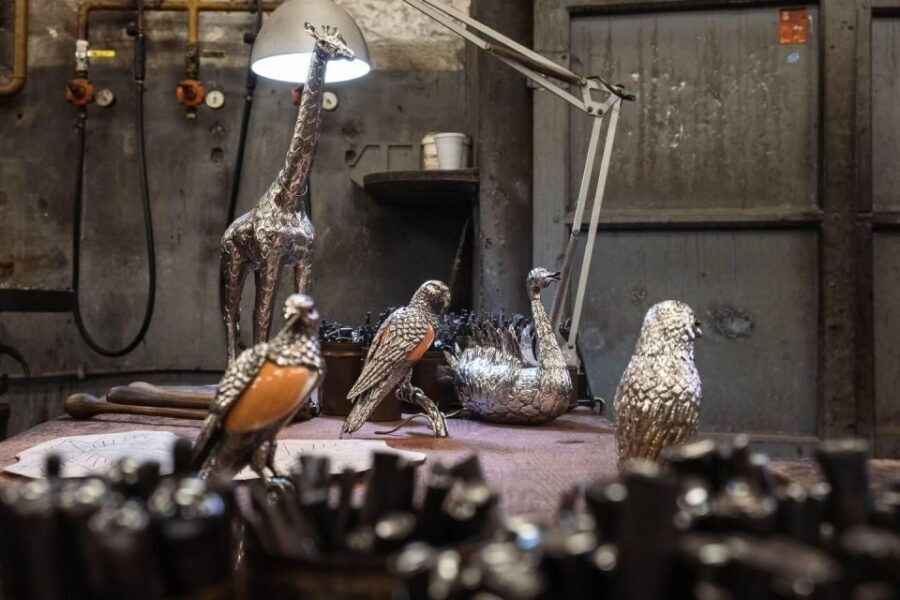 Porto: Tour to the world of silver in a century-old workshop - The Three-Room Showroom: Silver Styled Like Real Life