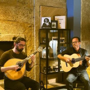 Porto: Traditional Fado Show with Welcome Drink - The Short Fado History Talk That Makes the Songs Click