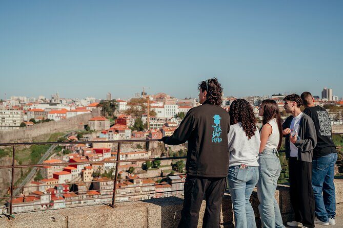 Porto Tuk Tuk: Clérigos, Seaside & Viewpoints - with Options - Porto tuk-tuk: the easiest way to start strong