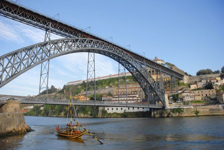 Porto: Tuk-Tuk Tour, Douro River Cruise, and Wine Tasting - Should you book this tour?