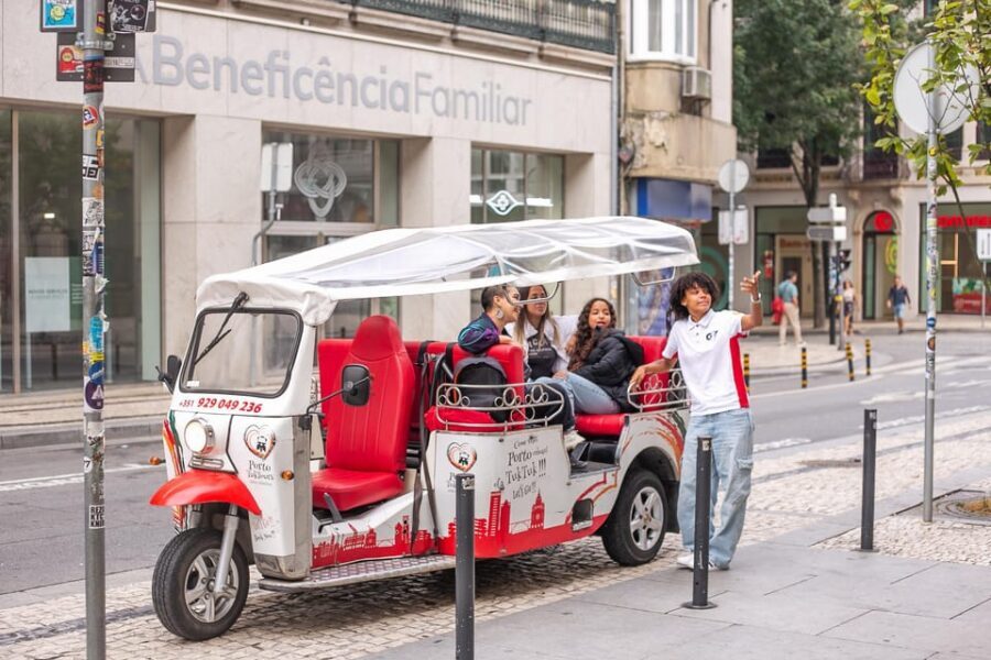 Porto: Tuk tuk Tours with Port Wine Tasting - Foz or Matosinhos: beach air and fresh seafood vibes