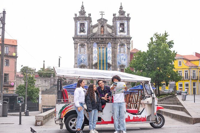 Porto: Tuk tuk vip guided tour - 1.30h - Timing realities: what can make it feel smooth or frustrating