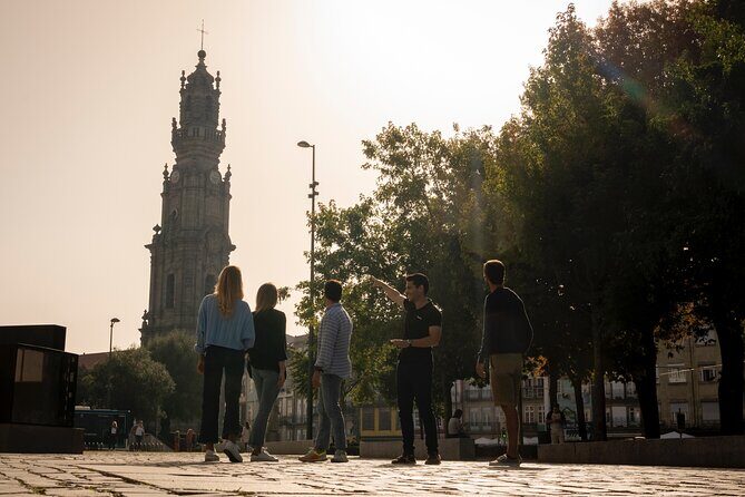 Porto Walking Tour, Lello Bookshop, River Cruise and Cable Car - São Bento Station and Ribeira: The walk that teaches you the city
