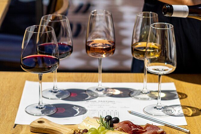 Porto Wine Tasting Experience with Portuguese Tapas Plate - What you actually taste: Douro whites to a Port finish