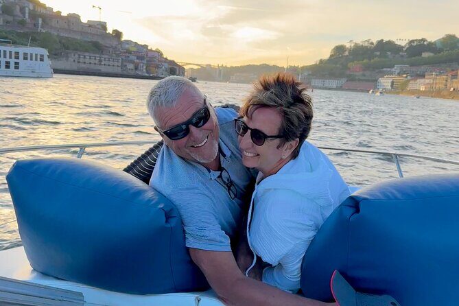 Porto: Yacht Small-Group Douro River Cruise & 6 Bridges w/ Drink - Ponte do Freixo and Jardim do Passeio Alegre: entering the river mouth