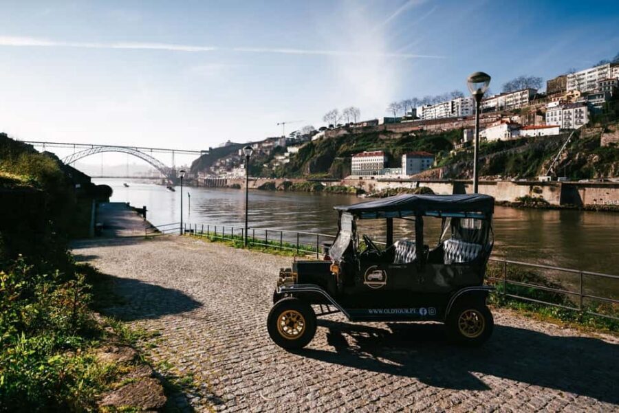 Porto:Private Tour of the Historic City in a Classic Ford T - Clérigos and São Bento: Small Stops, Big Payoffs