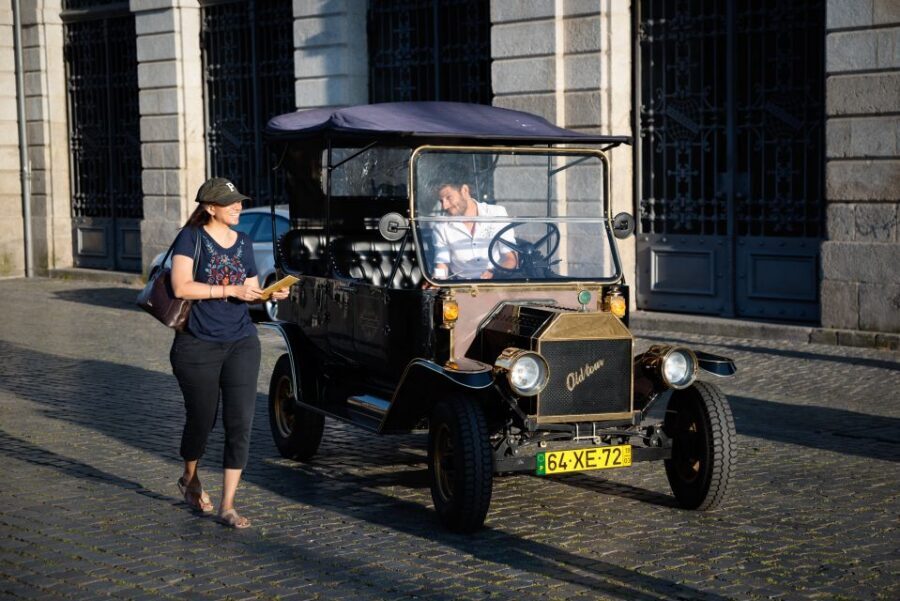 Porto:Private Tour of the Historic City in a Classic Ford T - Vitória, Photo Stops, and Getting Your Bearings Fast