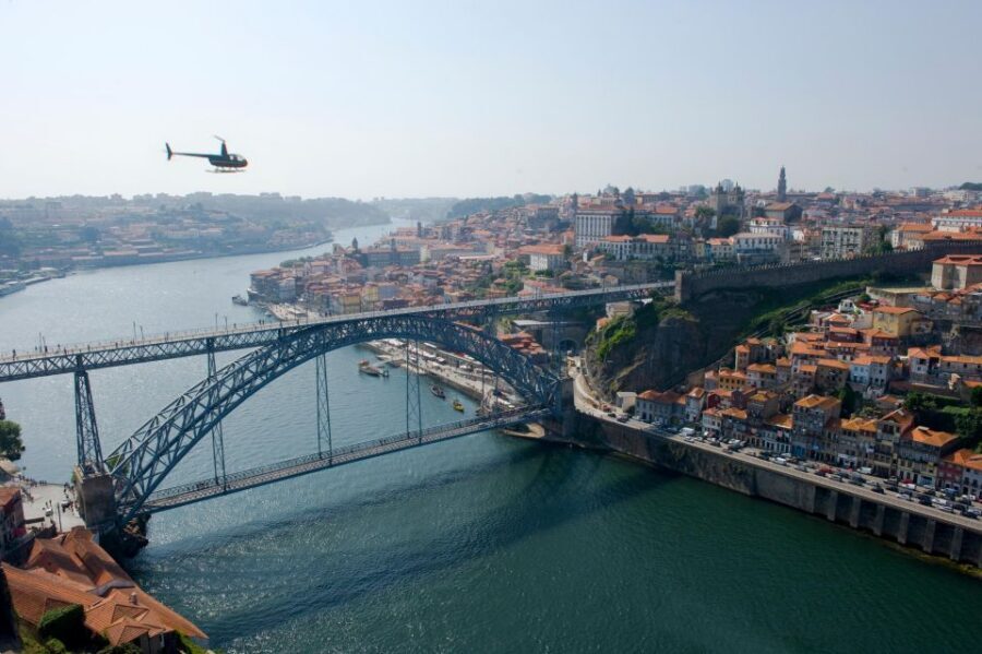 Porto’s Panoramic Helicopter Flight 10 Minutes - The short flight plan: coastline, Dom Luís Bridge, and the Douro River