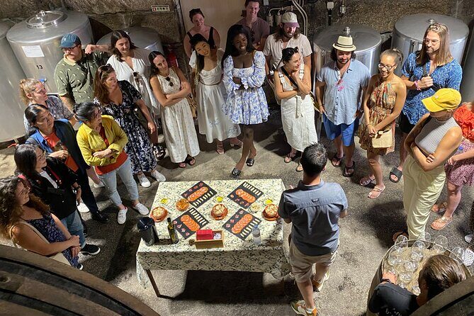 PREMIUM TASTING and TAPAS with GUIDED TOUR - The Port Finale: Two 10-Year Wines as Dessert