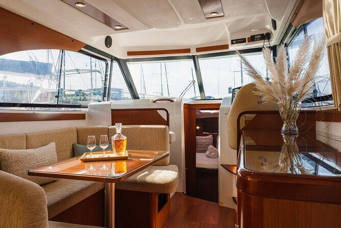 Private Cruise on Luxury Yacht in Porto - The route under Porto’s bridges: Dom Luís I and Ponte da Arrábida