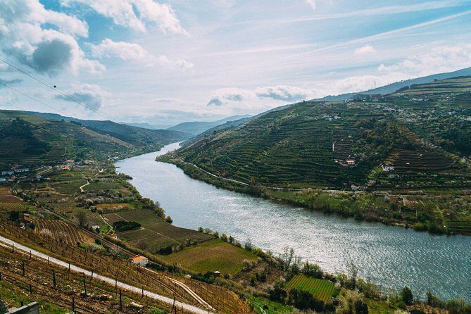 PRIVATE Day Trip Through Enchanting Douro Valley by Car & Boat - Lunch along the river route: keep an eye on what’s included