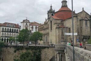 Private Douro Valley Tour Includes Wine Tasting and Boat Tour - Price and what $261.04 buys you (and what it doesn’t)