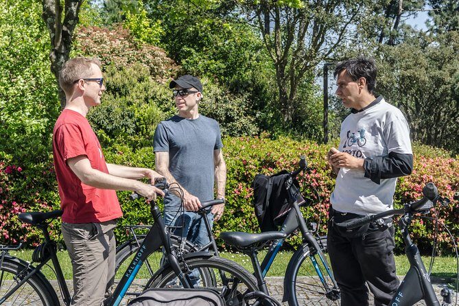 Private e-Bike Tour in Porto – Explore Riverside, Beaches & Parks - Felgueiras Lighthouse, Pergola da Foz, and the cheese-hill coast