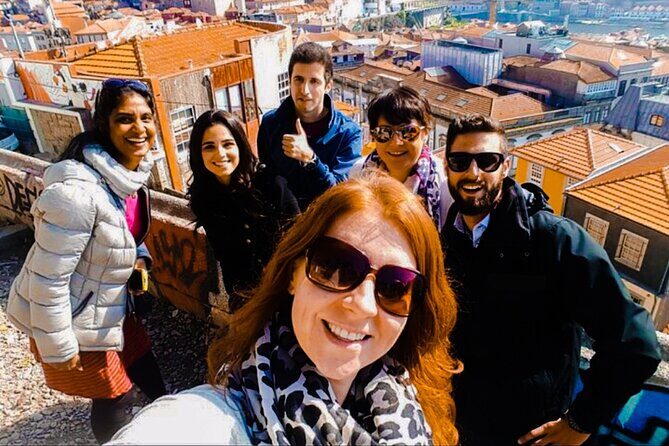 PRIVATE Porto walking tour with historian - Clerigos Church and Miradouro da Vitória: Views With a Point