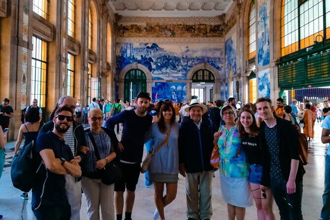 PRIVATE Porto walking tour with historian - Where to Eat, Drink, and Wander Next (Without Guessing)
