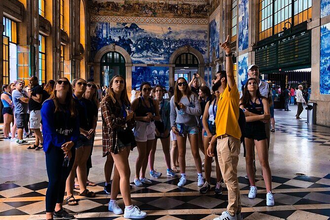 PRIVATE Porto walking tour with historian - Porto Cathedral: Romanesque Roots to Tower Views
