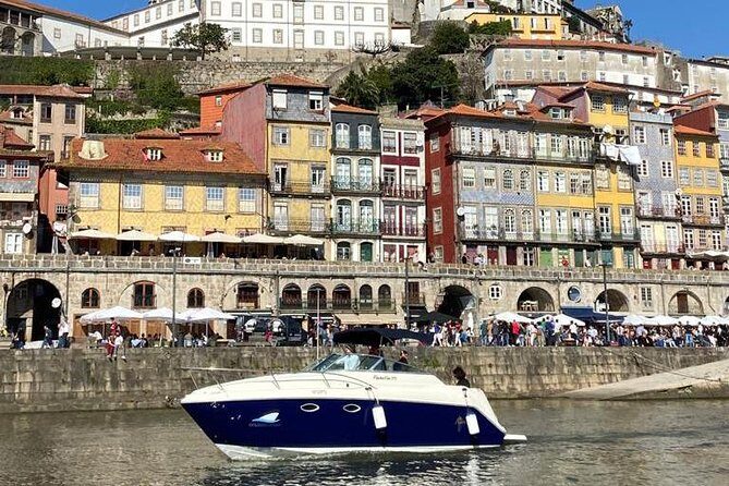 Private tasting in the Douro (1 to 7 people) on a yacht for yourself - Arrábida Bridge and the shift toward the Atlantic