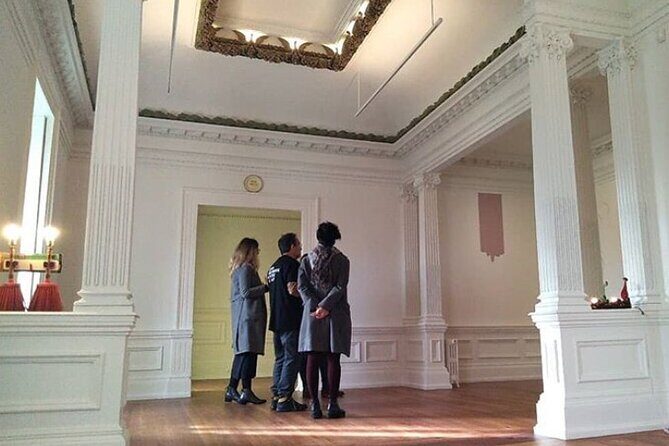 Private Tour in Casa São Roque - Stop 2: the anti white-cube concept explained in real rooms