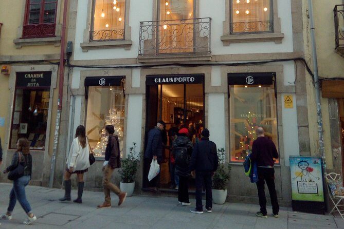 Private Tour in Porto Main Highlights with Traditional Lunch - Livraria Lello: the one ticket worth handling up front