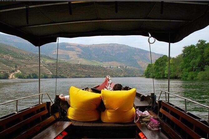 Private tour with 2 wineries and typical harmonized lunch - Stop 3: Pinhão second winery tasting to compare the Douro