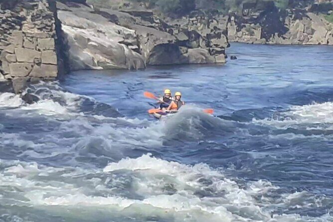 Rafting Experience on the Minho River with Coraltours Minho - Rock jumps: optional fun with real safety vibes