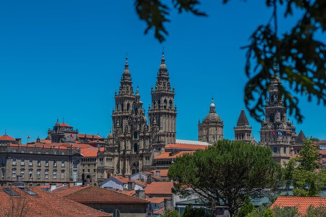 Santiago and Valença do Minho Full Day Private Tour - Morning pickup and the cross-border drive to Galicia