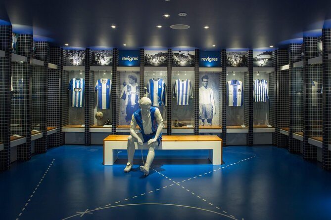 Skip the Line: FC Porto Museum & Tour - Audio, app, and language options: how to get more from each room