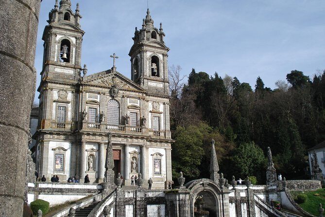 Small-Group Braga Half-Day Tour with Bom Jesus Sanctuary - Largo do Paço: the Archiepiscopal Palace area and the power of the center