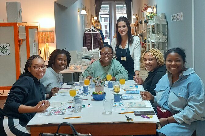 Tile Painting and Cocktails in Downtown Porto - Key things to know before you go