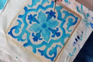 Tile Painting and Cocktails in Downtown Porto - The Two-Hour Flow: History, Tile Styles, and Your Painting Plan