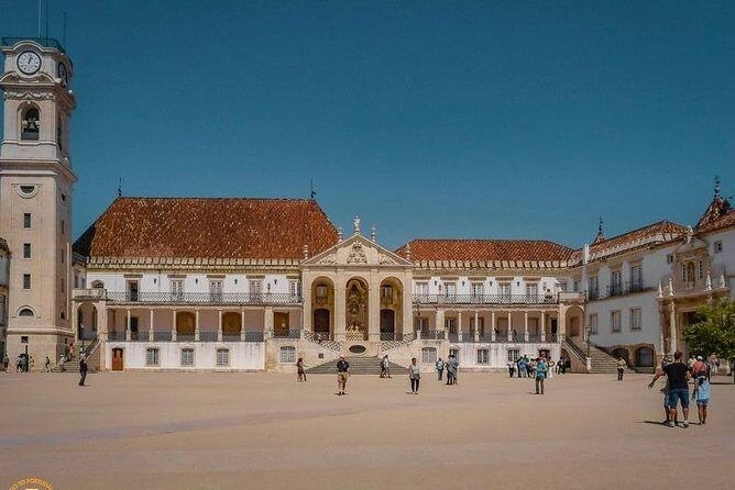 Tour Between Lisbon - Porto or Porto-Lisbon with several stops - Stop 2: Nazaré Old Town, Panoramas, and the Surf-Wave Factor