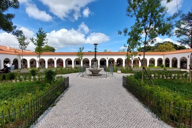 Tour Fátima from Lisbon - Basilica of the Holy Trinity: one more big space before you leave