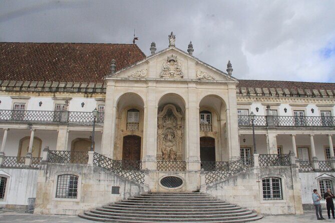 University of Coimbra - more complete and private visit, ticket included - How private guide time changes the whole experience
