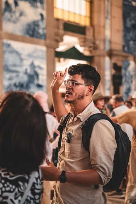 Walking tour discover Porto's center in German (max. 12 pax) - The real value: what you get beyond photos