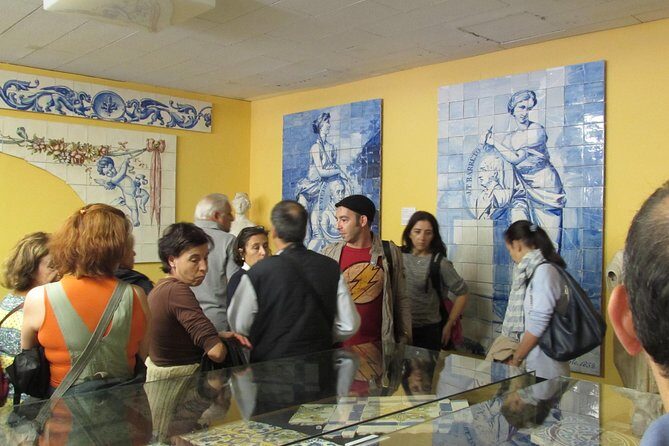 Walking Tour - History of Tiles in Porto - São Bento Station mosaics by Jorge Colaço: your first big wow