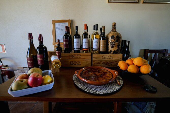 DOURO VALLEY: Lunch in a winery, tastings & 1-h private boat tour - Winery tastings in small settings: why these visits feel personal