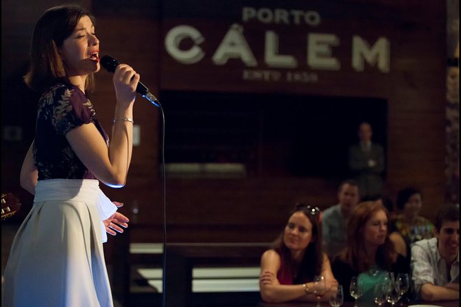 Porto: Cálem Cellar Tour, Live Fado Show and Wine Tasting - Port Wine Tasting Details: Two Styles, One Clear Lesson