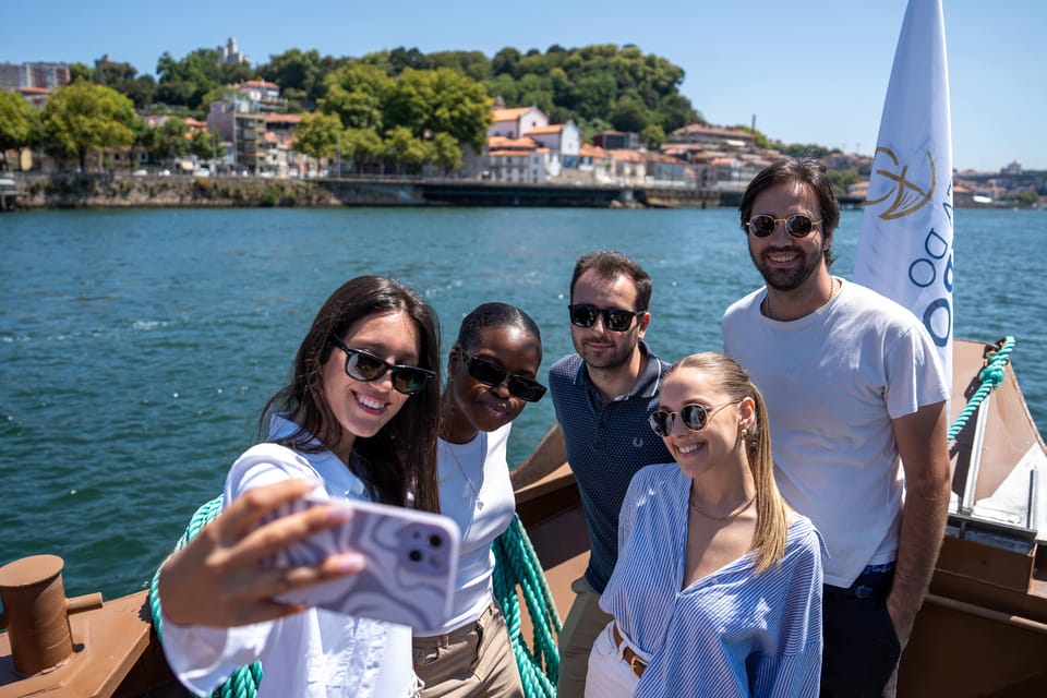 Porto City Full Day Minibus Tour, Wine Tasting & Six Brigdes - São Bento station tiles and Sé Cathedral views: Porto’s story in two stops