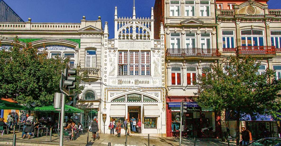 Porto: City Tour, 6 Bridges Cruise and Wine Tasting - São Bento Station tiles: art as a history lesson