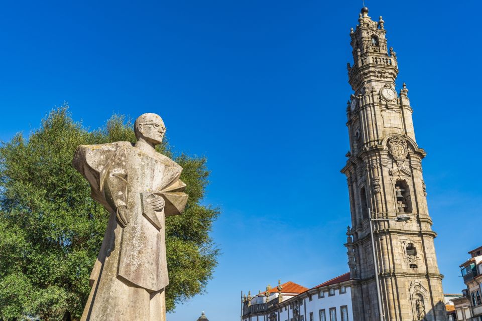 Porto: City Tour, 6 Bridges Cruise and Wine Tasting - Walking Porto with a guide who points out what matters
