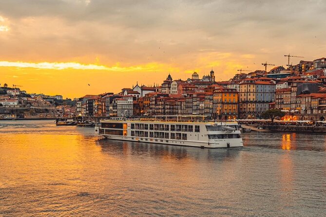 Porto Customizable Three Hour Private Tour - Torre dos Clérigos: 75 meters up via 225 steps