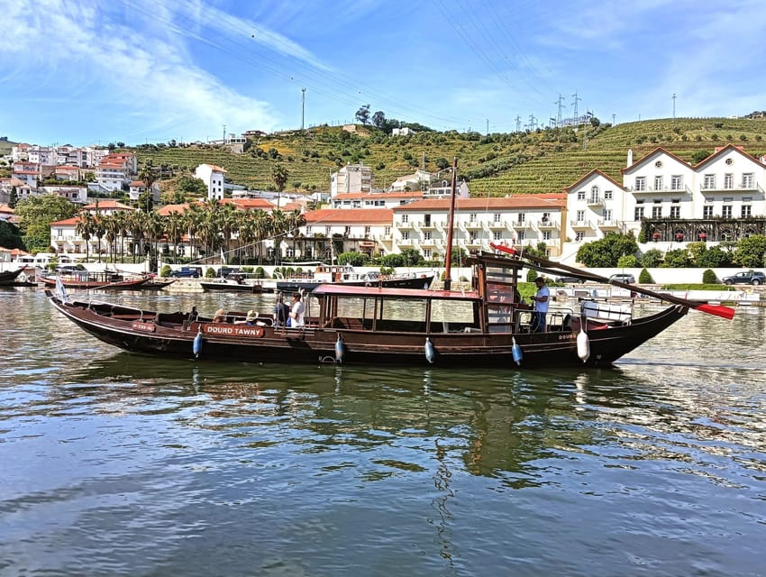 Porto: Douro Valley Tour with 2 Wineries, Lunch and Cruise - Favaios first: cobblestones, a 200-year bakery, and Portuguese bread