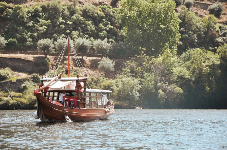Porto: Douro Valley Tour with Wine Tasting, Cruise and Lunch - Winery stop two: more Port, more wines, and a second set of comparisons