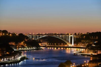 Porto Fado Night Show + Dinner - The downtown drive: where your guide helps you read the city