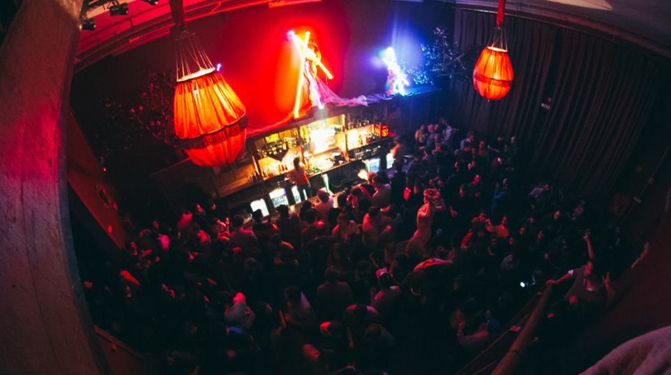 Porto: Pub Crawl with 6 Drinks and VIP Club Entry - Safety and conduct rules you should actually notice